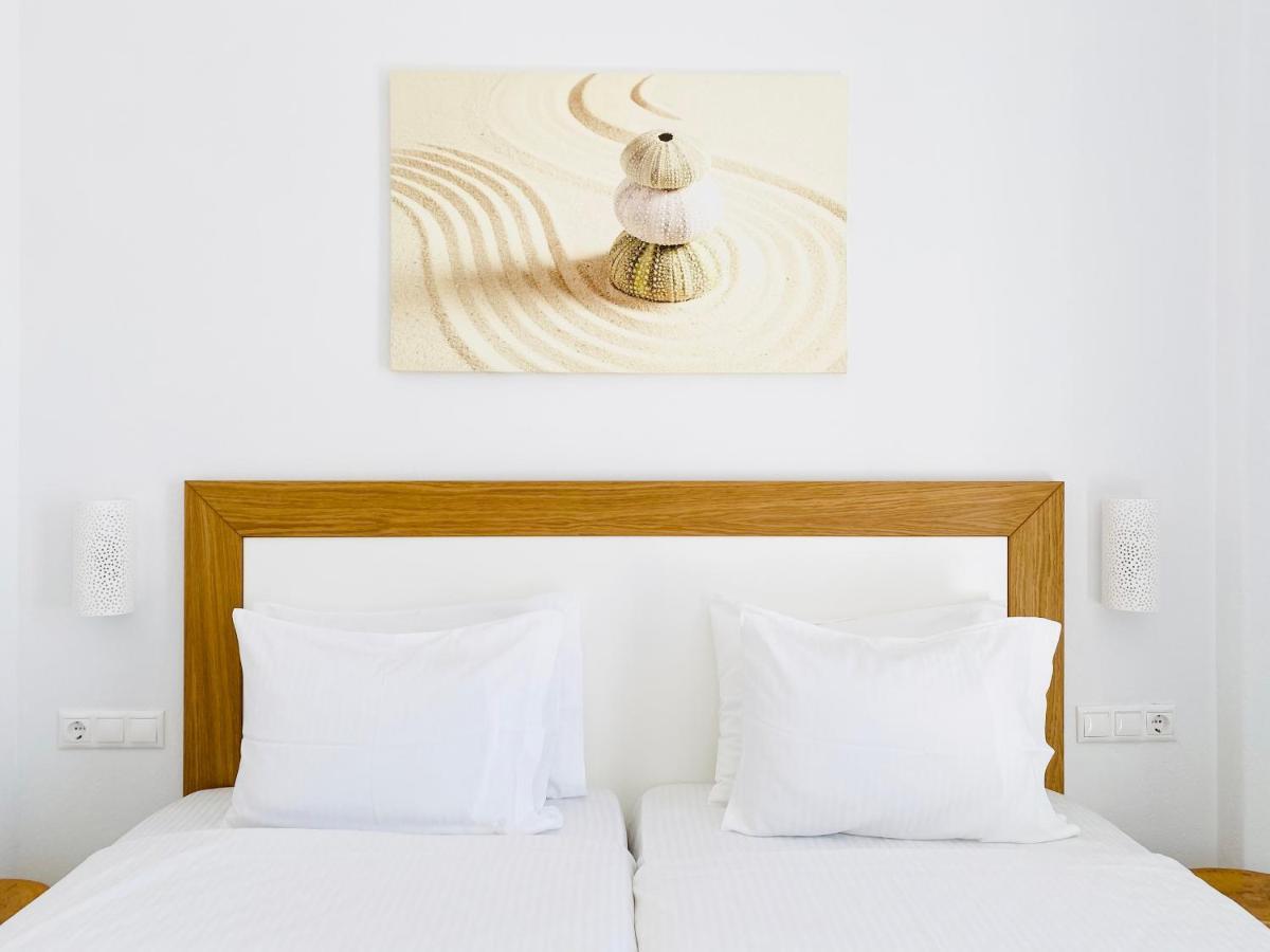 Eleftheria Hotel & Apartments ออร์นอส ภายนอก รูปภาพ