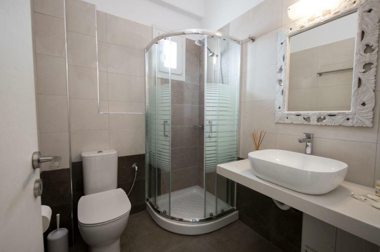 Eleftheria Hotel & Apartments ออร์นอส ภายนอก รูปภาพ